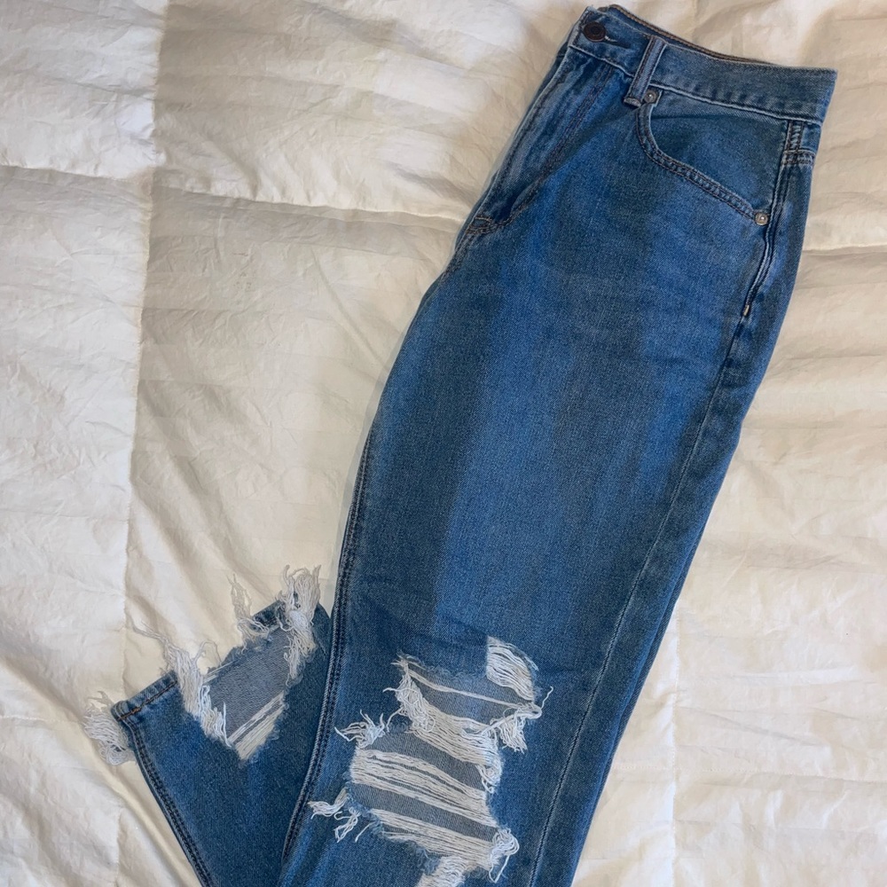 High Rise Ripped Mom Jeans. - Picture 3 of 7